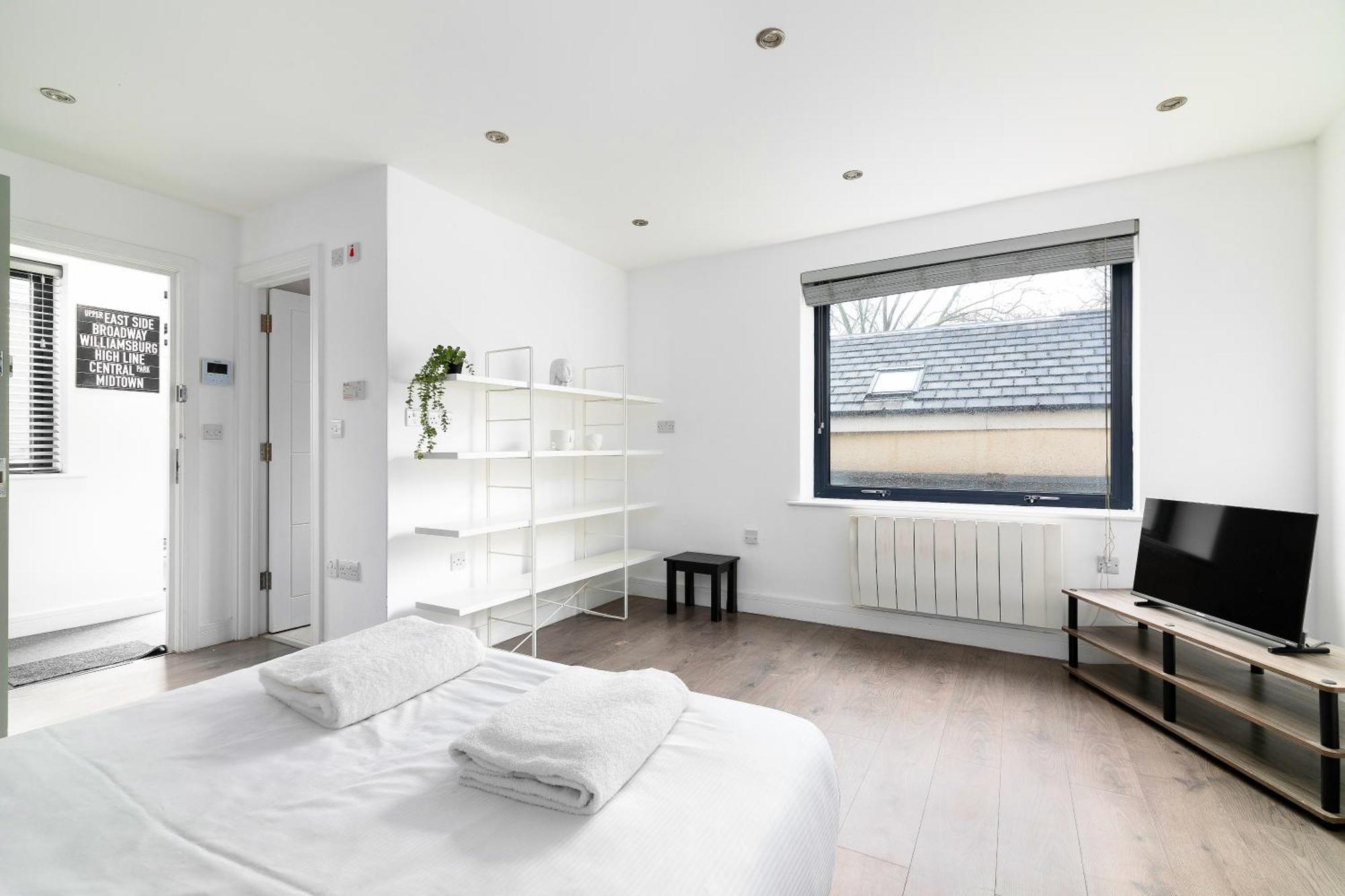Shoreditch Hoxton 3 Bed 2 Bath Apartment London