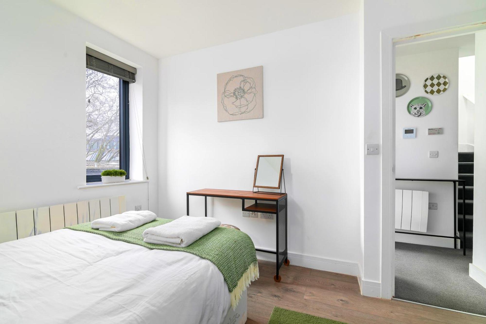 Shoreditch Hoxton 3 Bed 2 Bath London