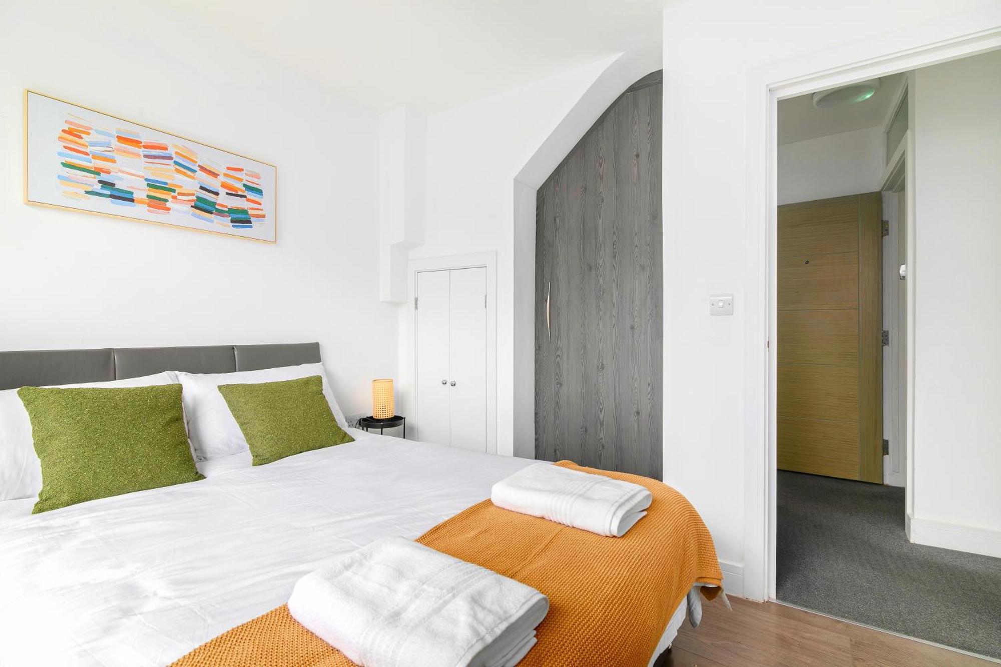 Shoreditch Hoxton 3 Bed 2 Bath Apartment