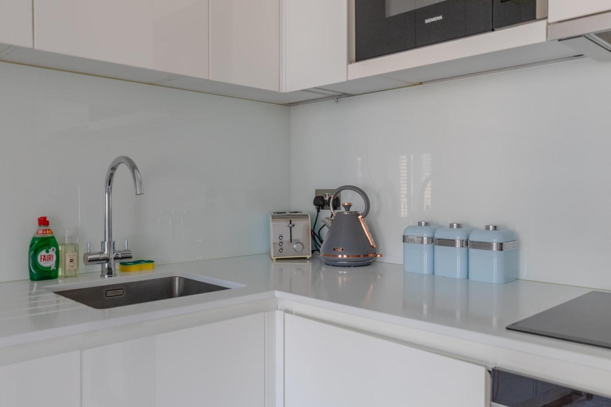 Stylishly Designed 1bd Flat By Regents Park Apartment London