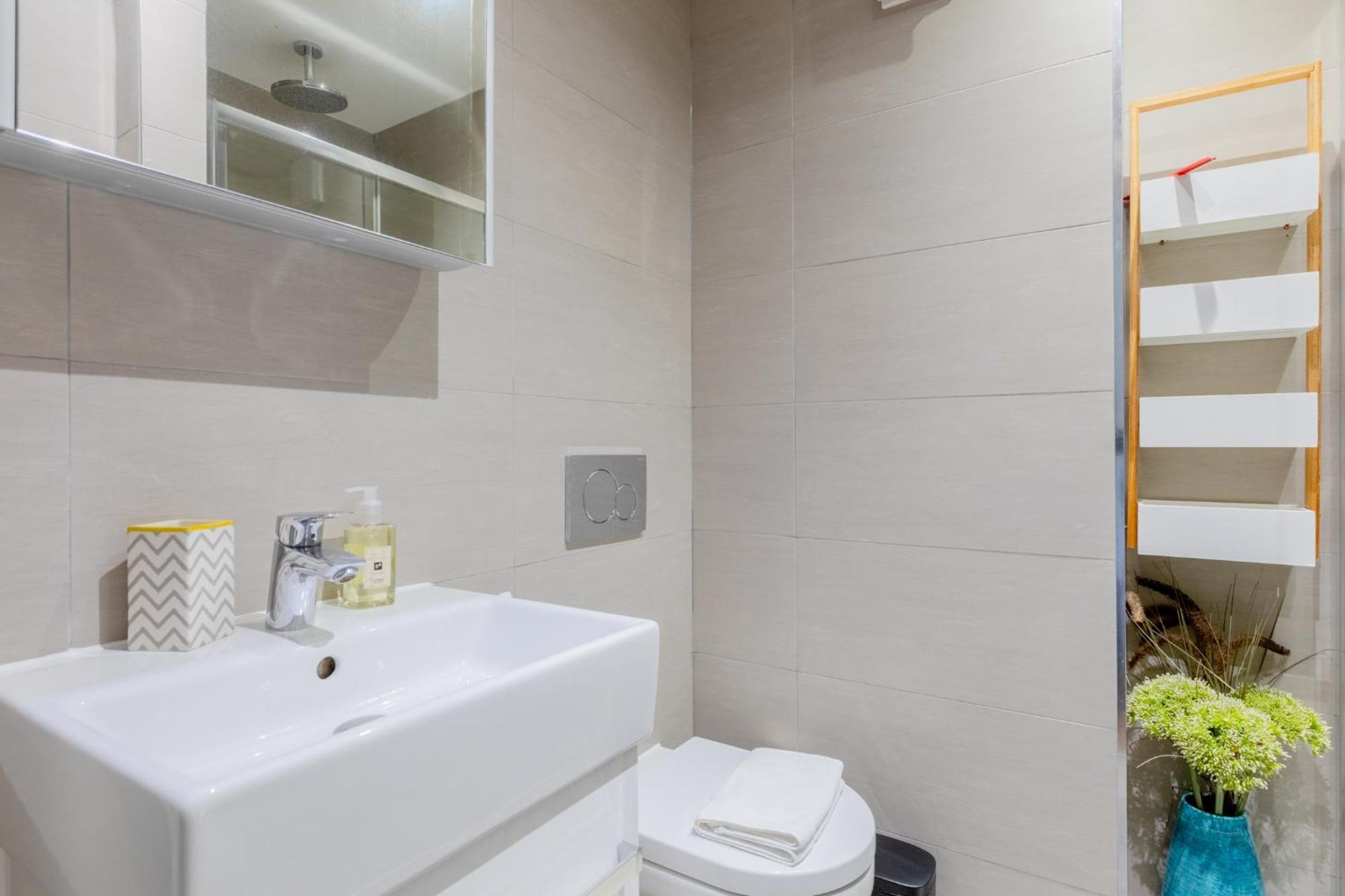 Stylishly Designed 1bd Flat By Regents Park Apartment