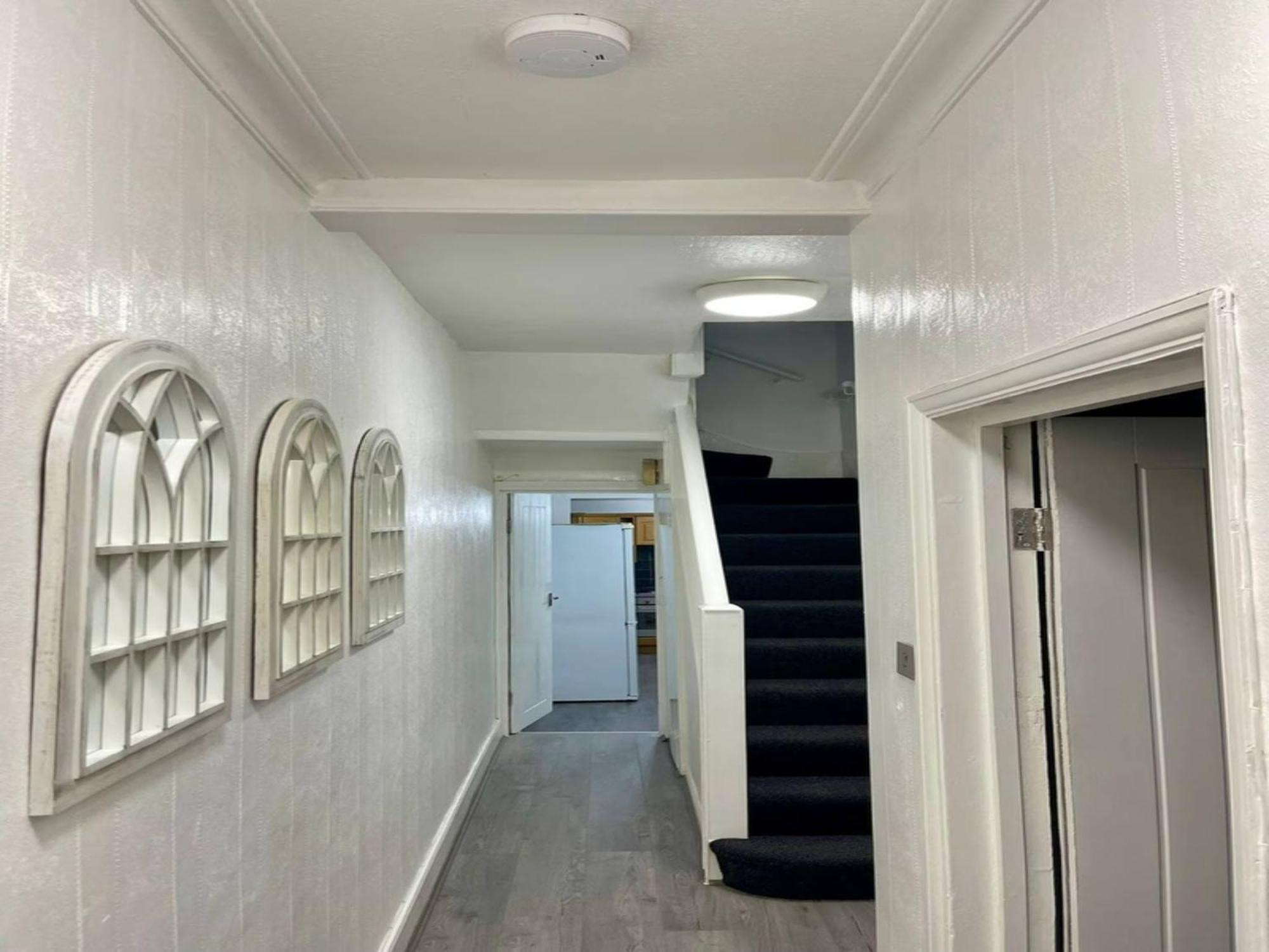 Ferienhaus Modern 5 Bedroom House - Enfield *