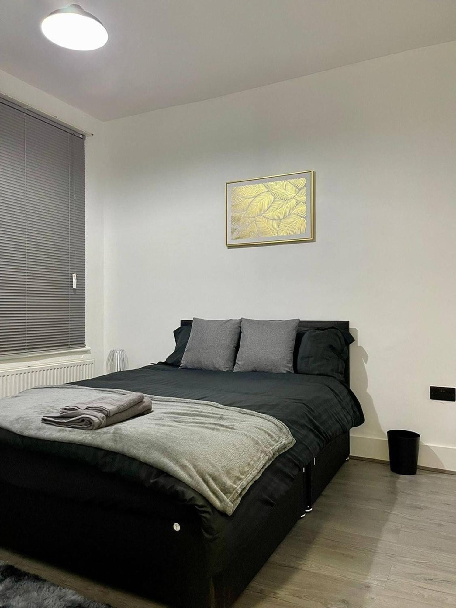 Ferienhaus Modern 5 Bedroom House - Enfield London