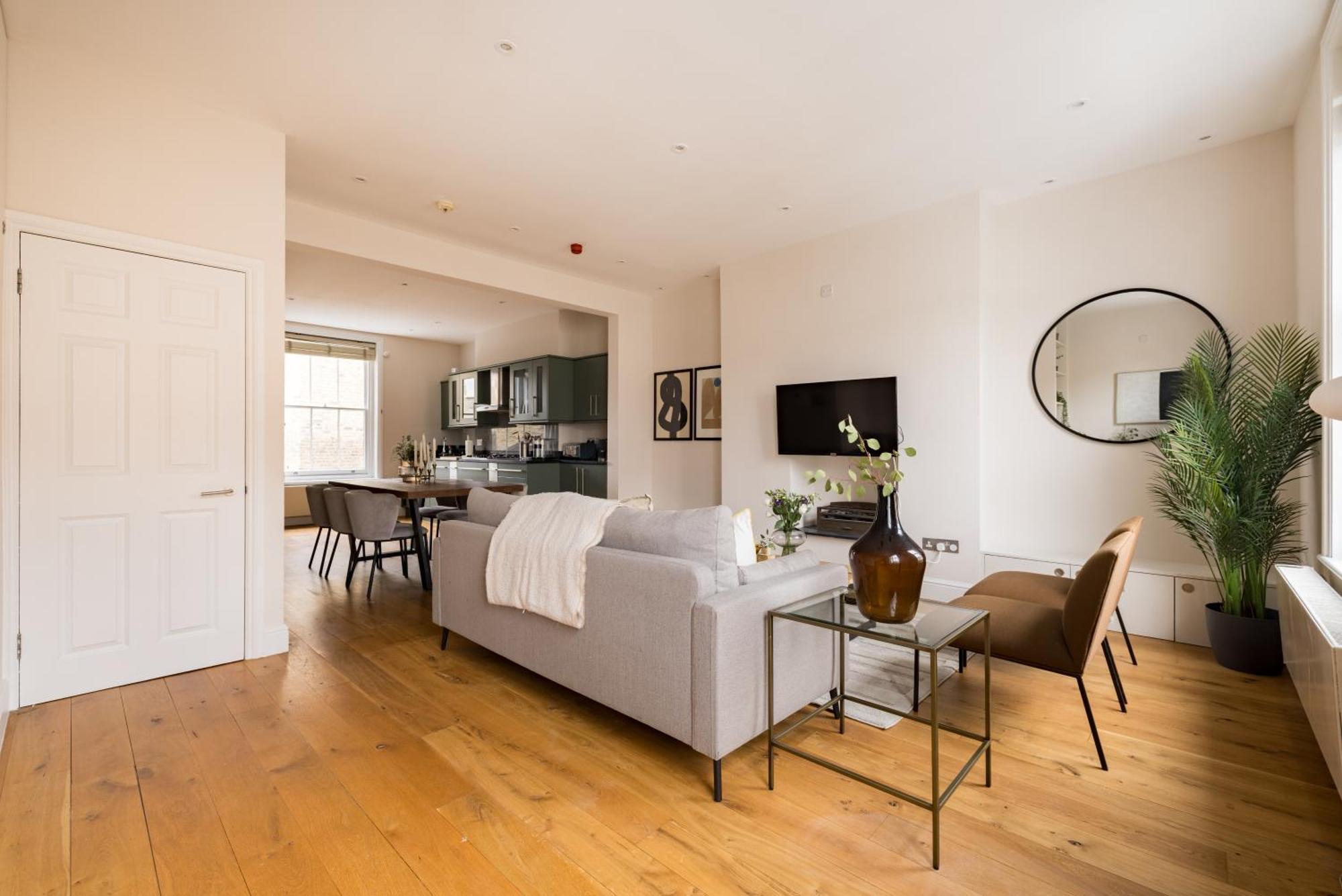 The Chelsea Nest - Stylish 2bdr With Balcony Apartment London