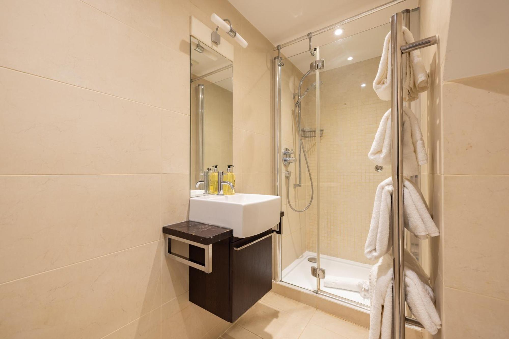 Apartment The Chelsea Nest - Stylish 2bdr With Balcony London