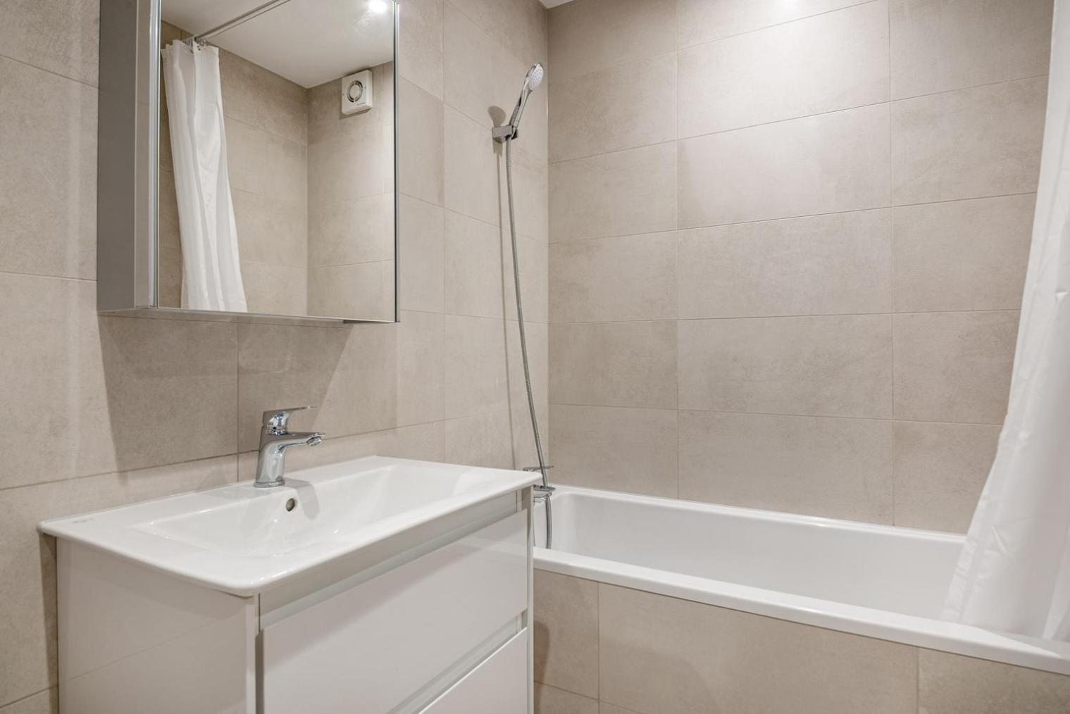 Blueground Waterloo Open Plan Balcony Lon-102 Apartment *