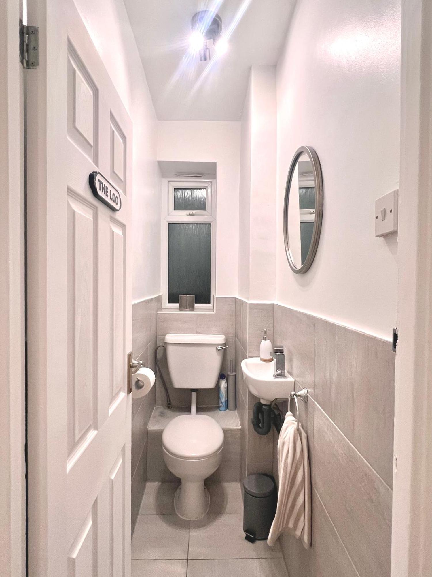 3 Minutes To Tower Of Trendy Shoreditch Recently Refurbished 3 Bedrooms Sleeps 8 Apartment *