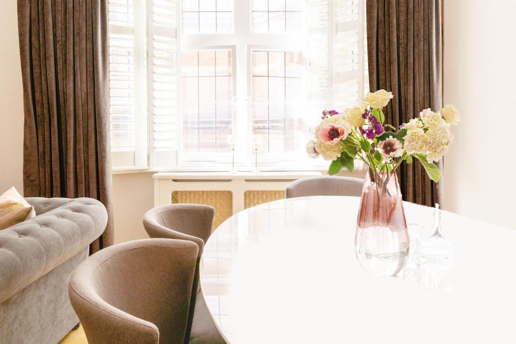 Refurbished Nov 2024 Discover The Exclusive Charm Of A Covent Garden Luxury Nomads * London