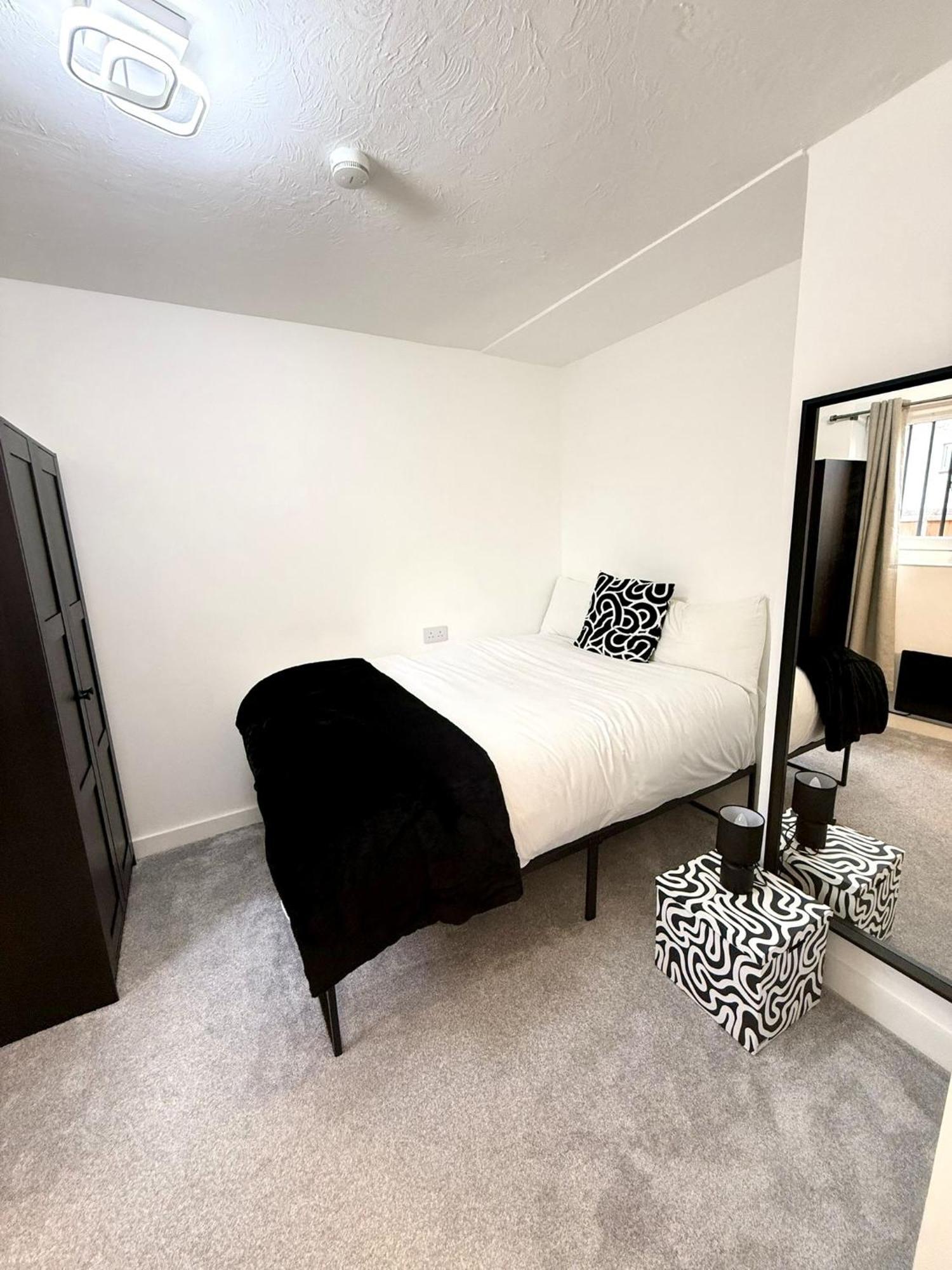 Auracasa Monarch Holiday home London