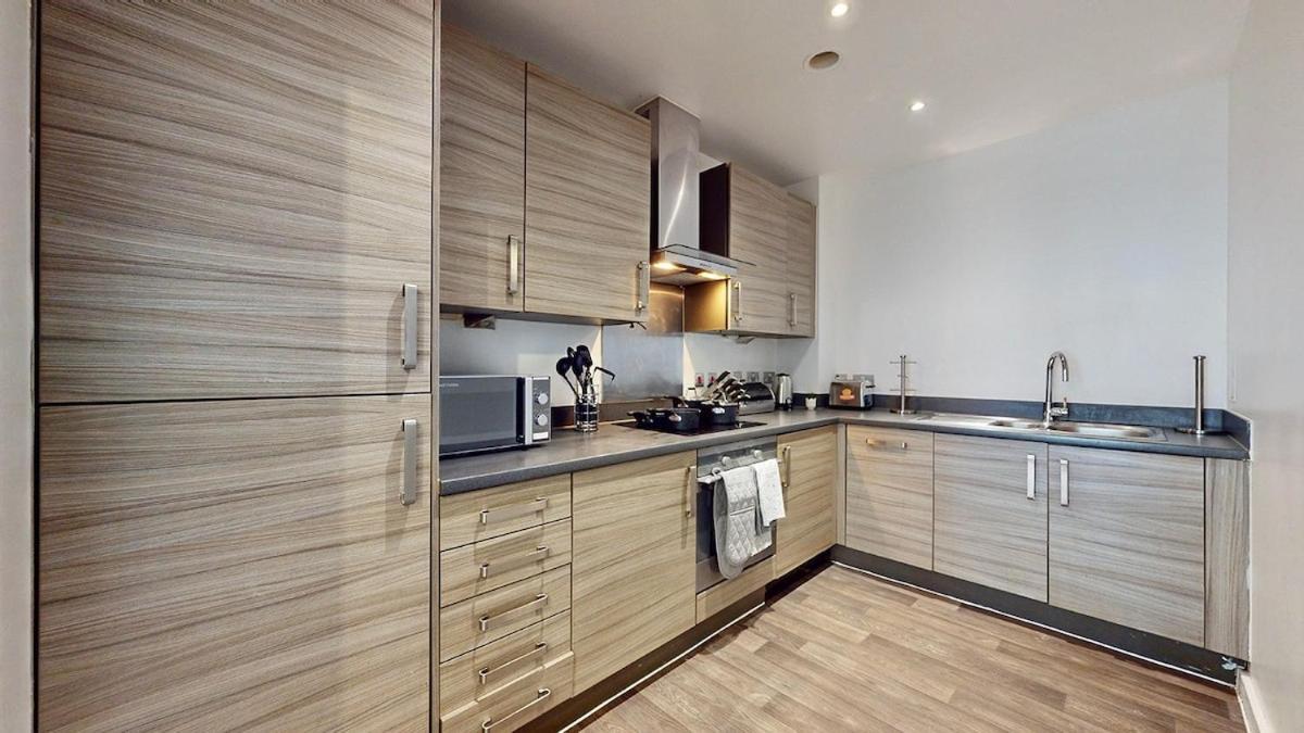 Near Westfield Stratford & Abba Arena! *