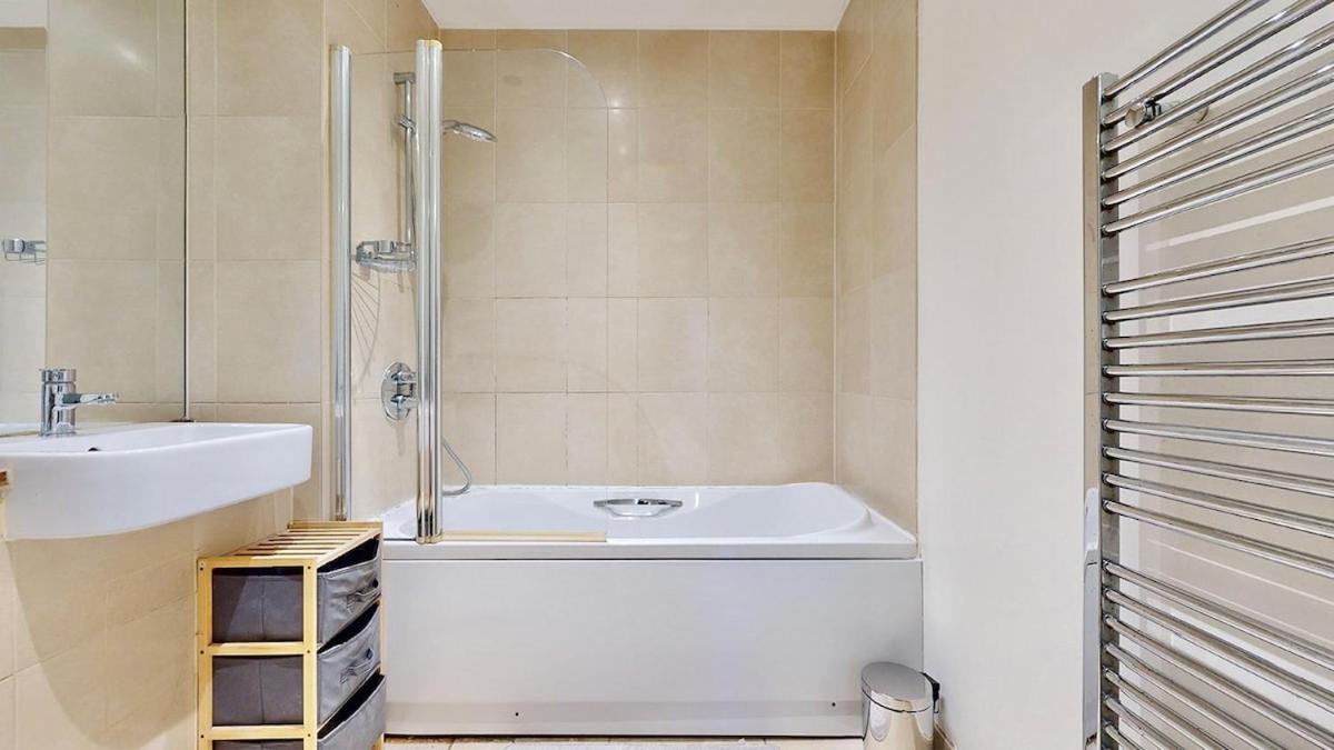 Near Westfield Stratford & Abba Arena! London