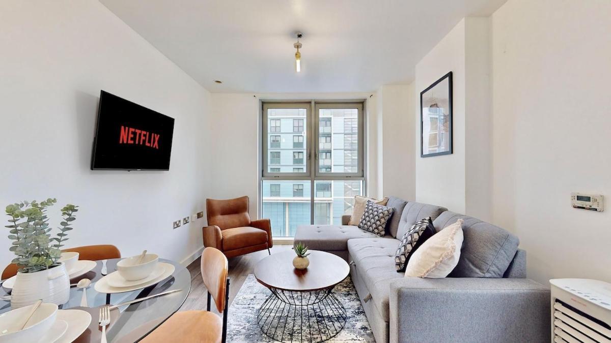 Near Westfield Stratford & Abba Arena! Apartment