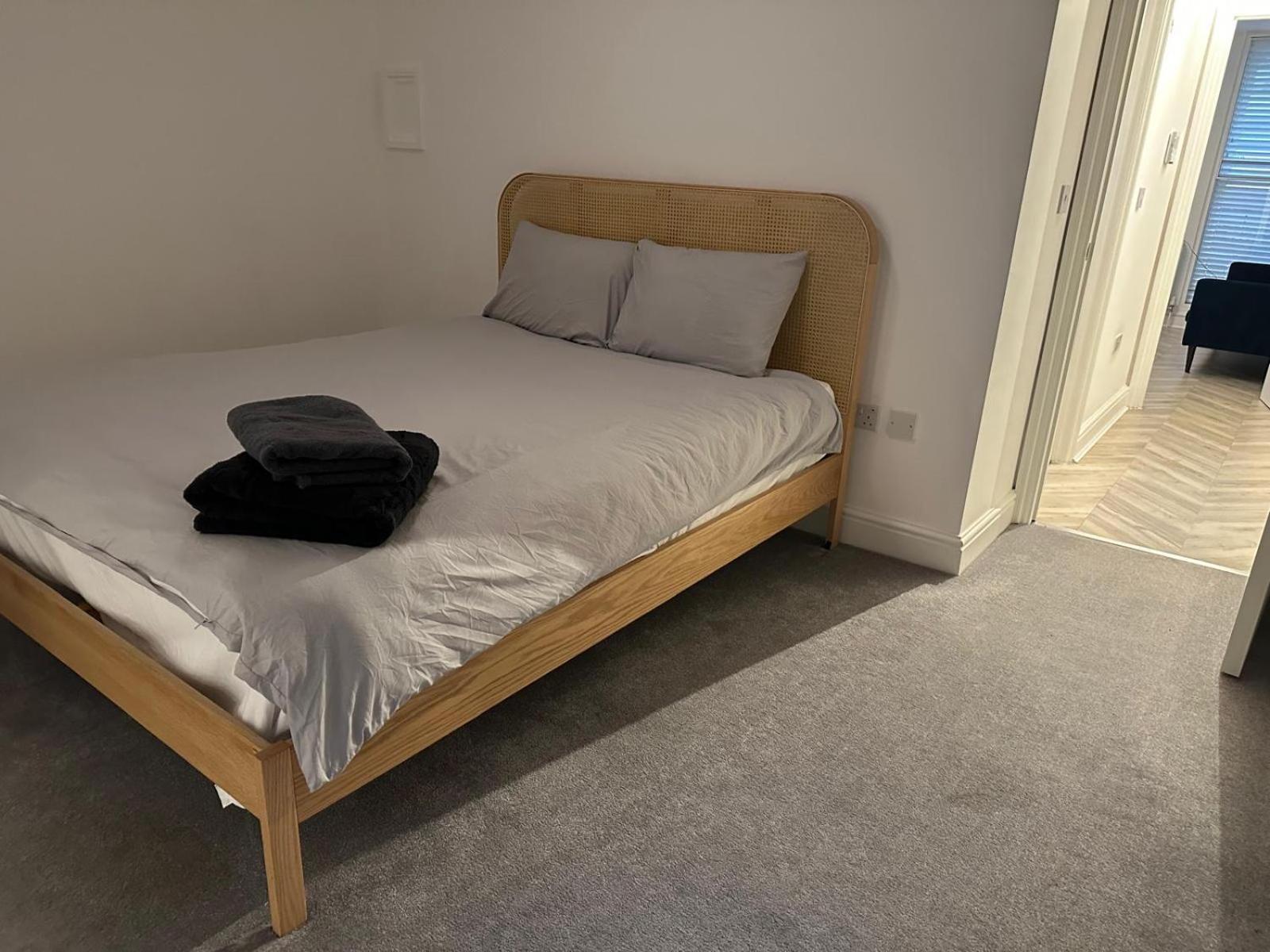 Cosy Modern 2 Bedroom Trafalgar Square Apartment London
