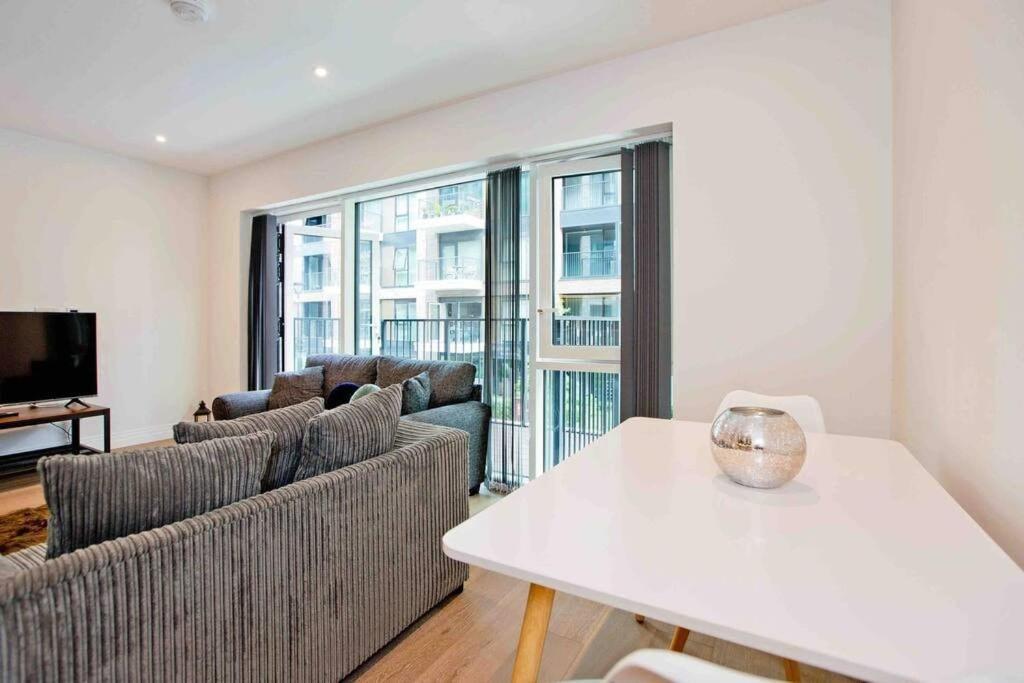 Stylish Flat In Chelsea Creek 11 Apartment