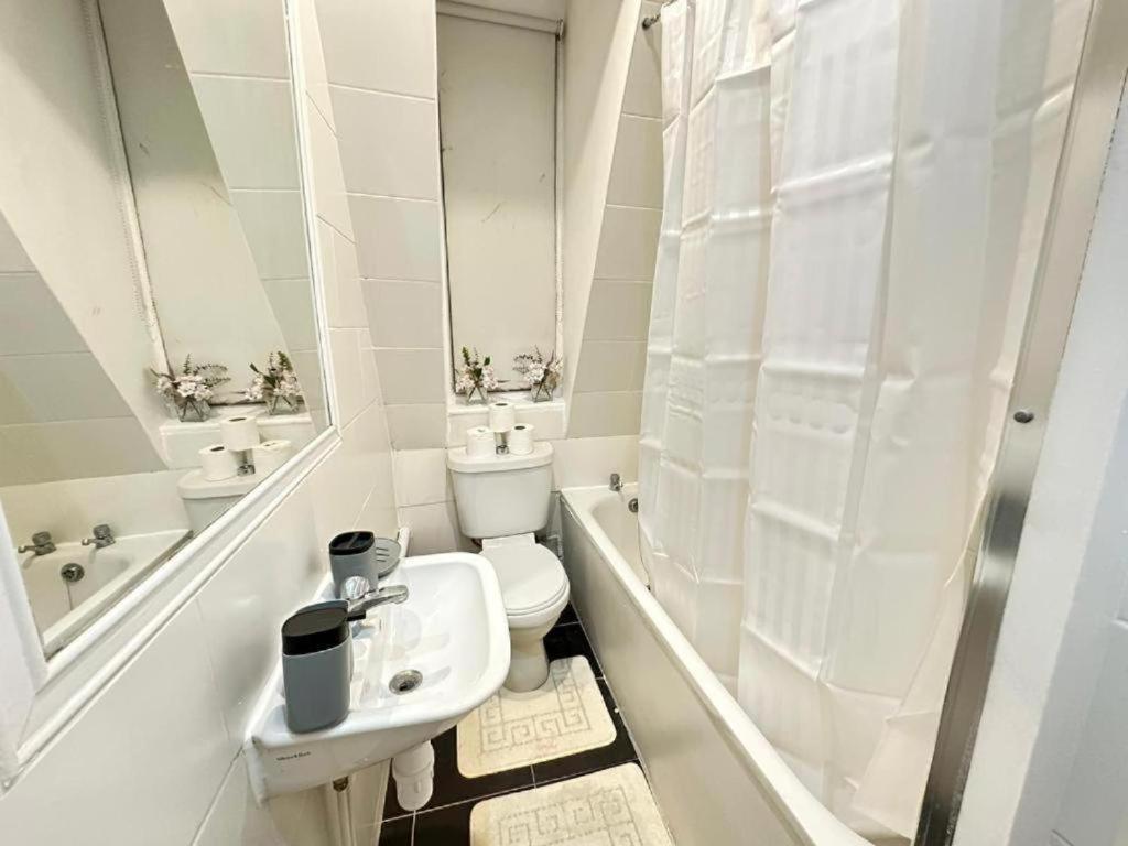 Comfortable Family Near Apartment London
