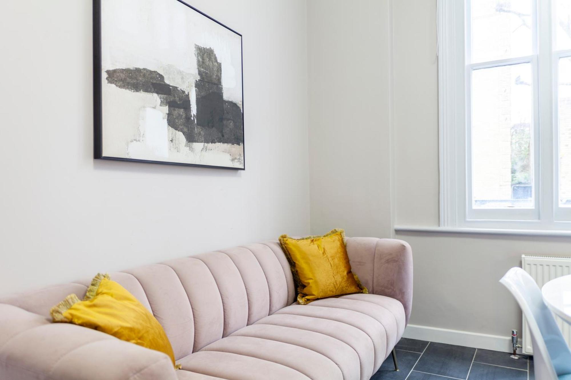 Apartment Vibrant 2 Bedroom Flat In Victorian House, Earl's Court *