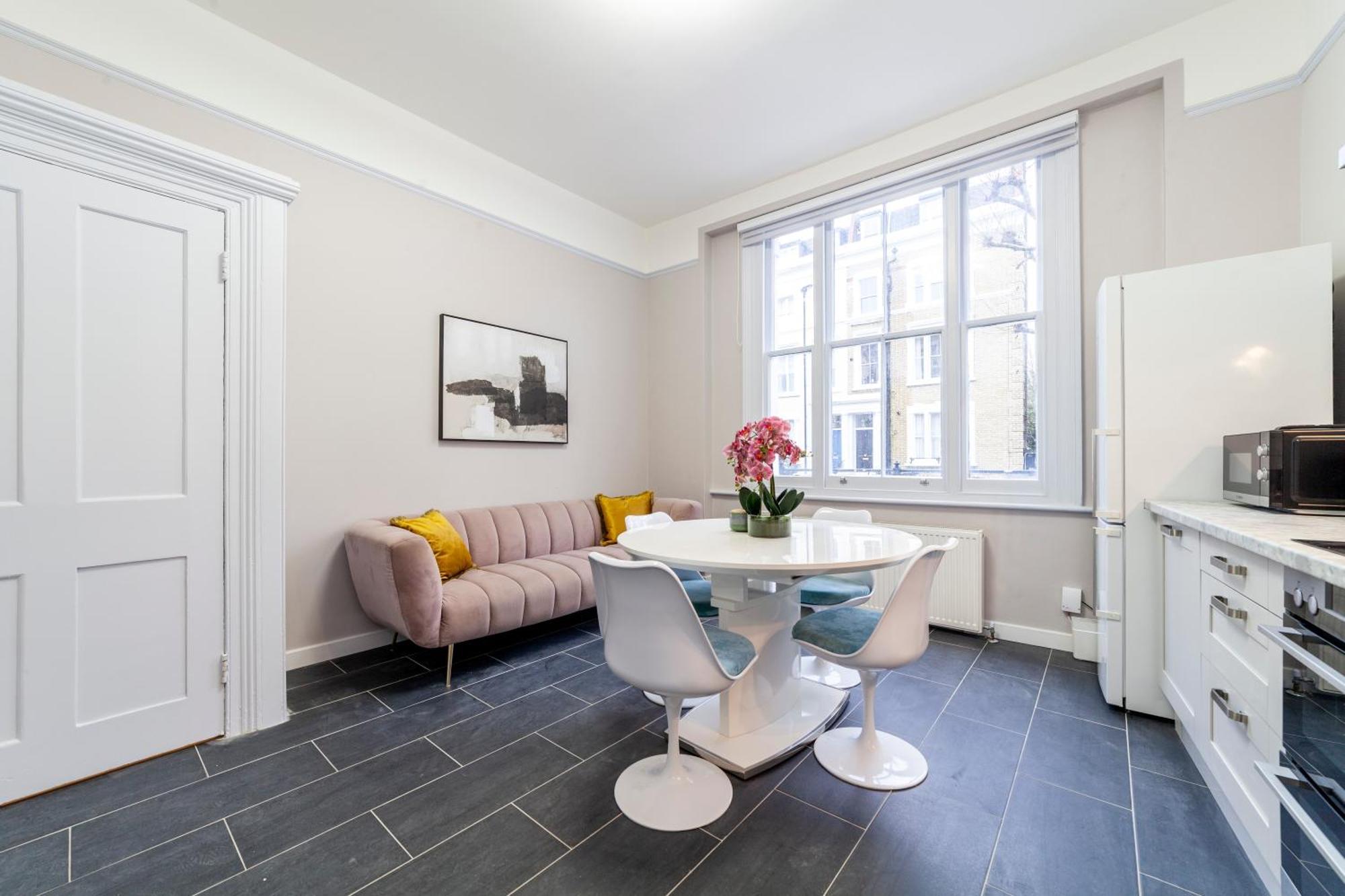 Apartment Vibrant 2 Bedroom Flat In Victorian House, Earl's Court