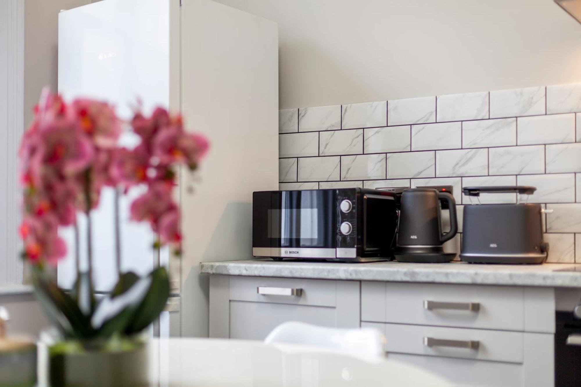 Vibrant 2 Bedroom Flat In Victorian House, Earl's Court Apartment London