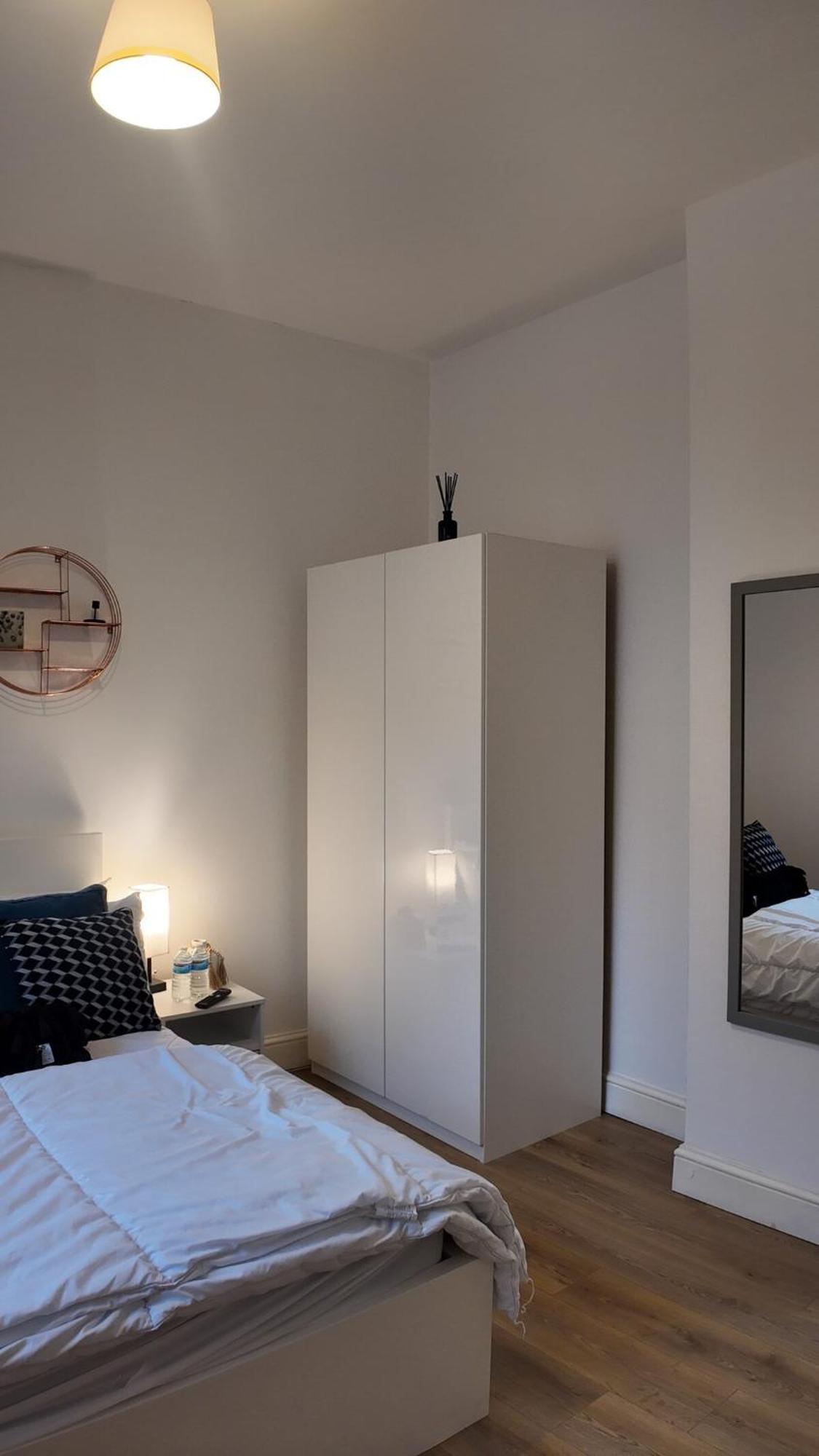 Apartment Luxury Sleep 8 In Camden Wr203