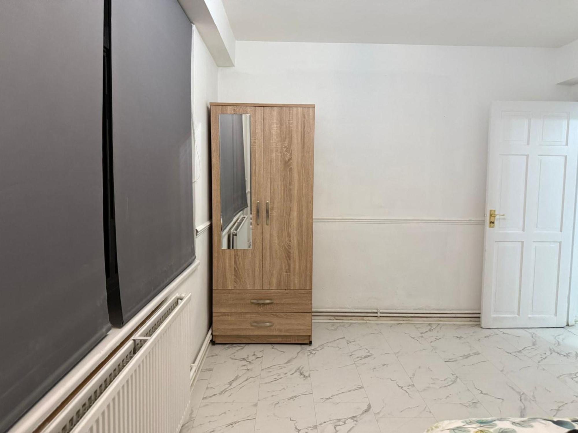 Hospedagem domiciliar Edgware Road For 4 Guests *
