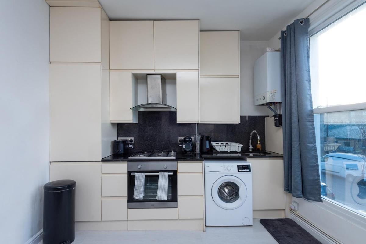 Comfy Flat Near Portobello Road Apartment