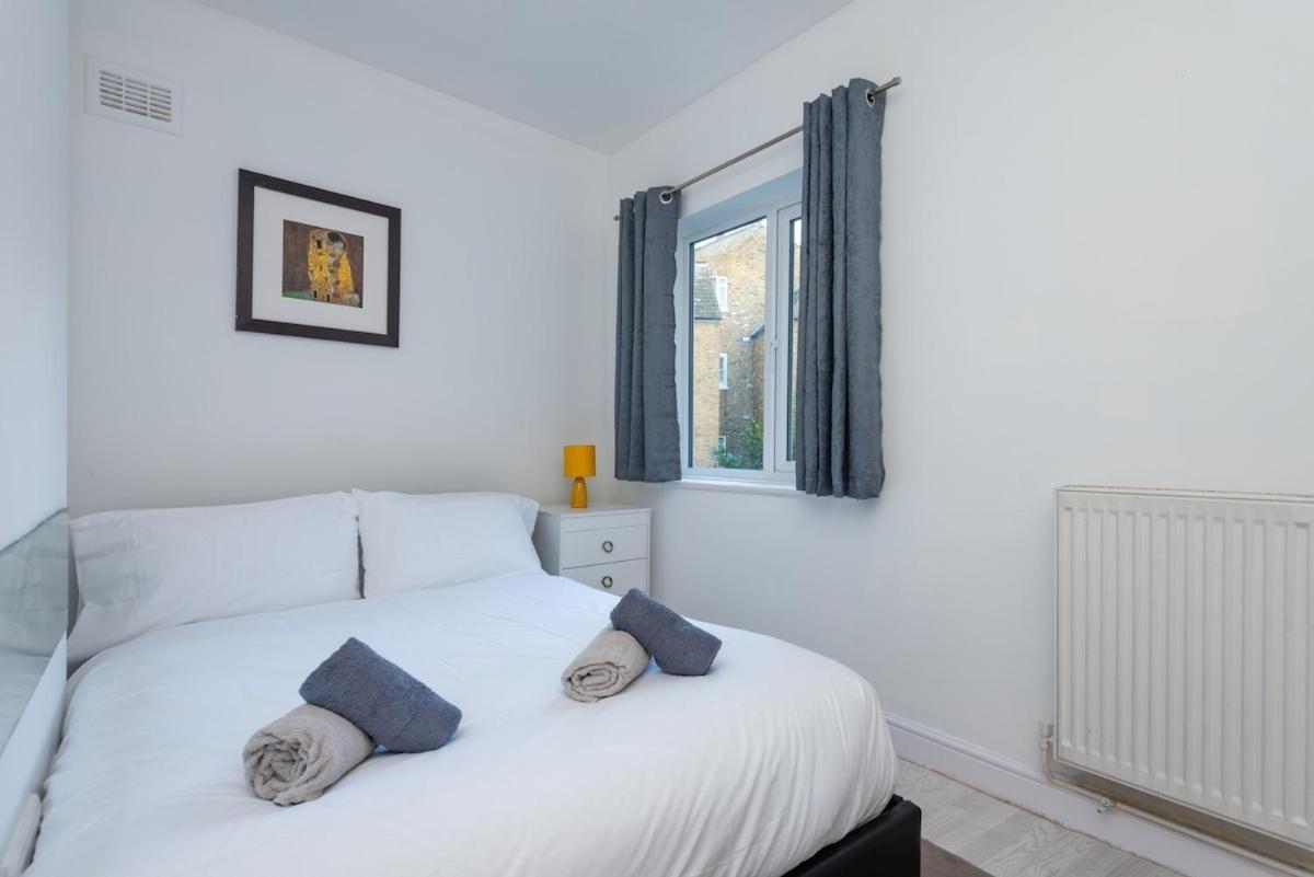 Comfy Flat Near Portobello Road Apartment
