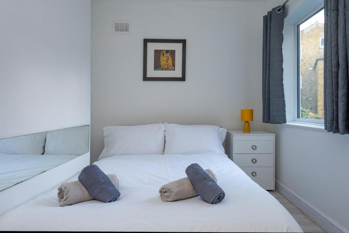 Comfy Flat Near Portobello Road Apartment *