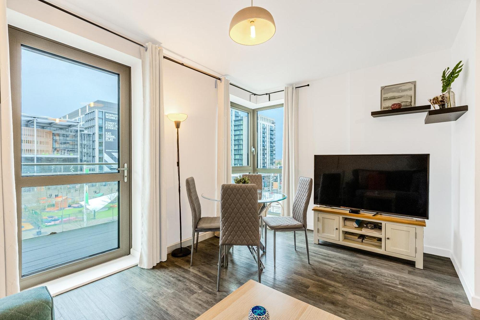Apartment Bright New Flat Overlooking The Wembley Stadium