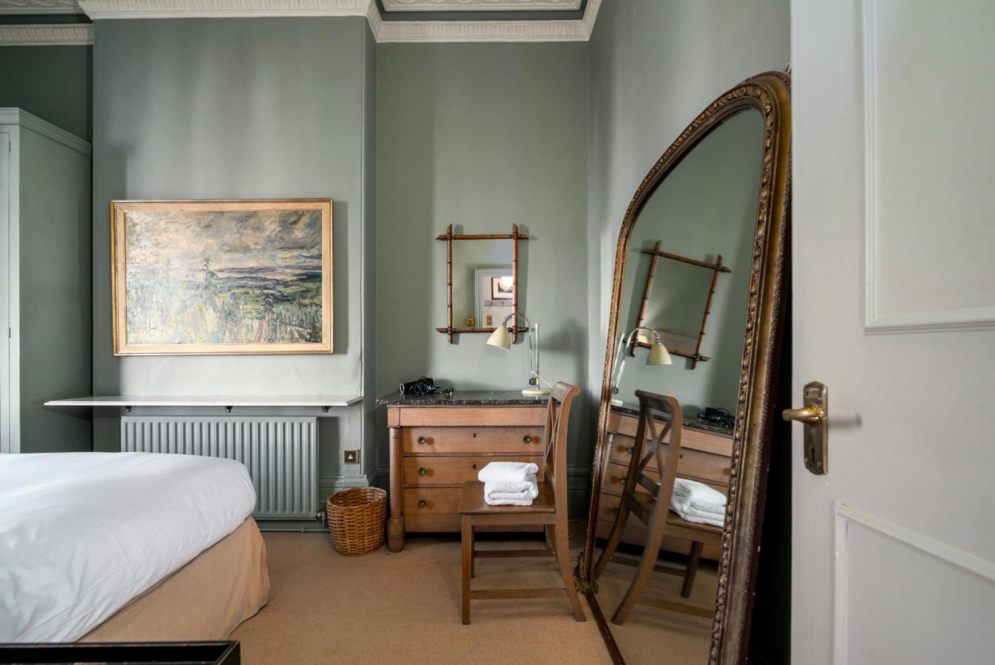 Stunning Flat In Little Venice Opposite The Canal London