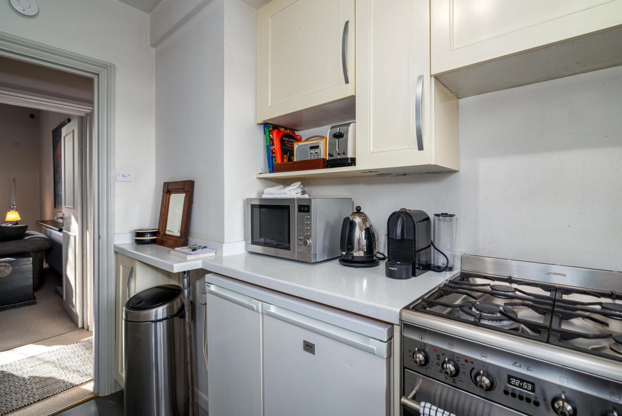 Stunning Flat In Little Venice Opposite The Canal * London