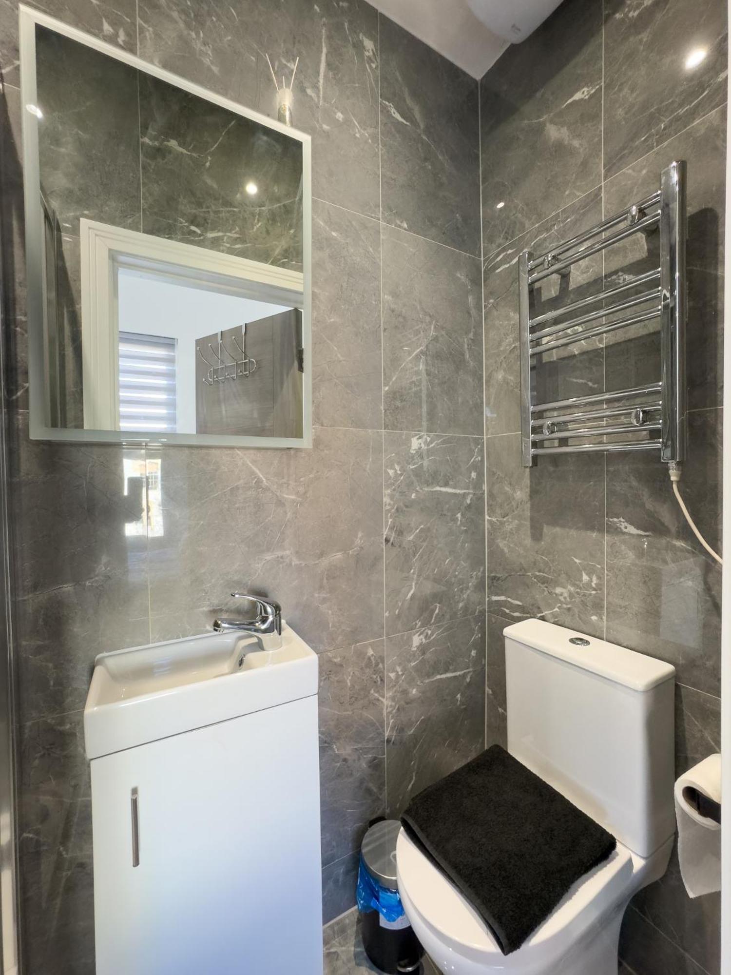 Flat 20 Min From Center Apartment London