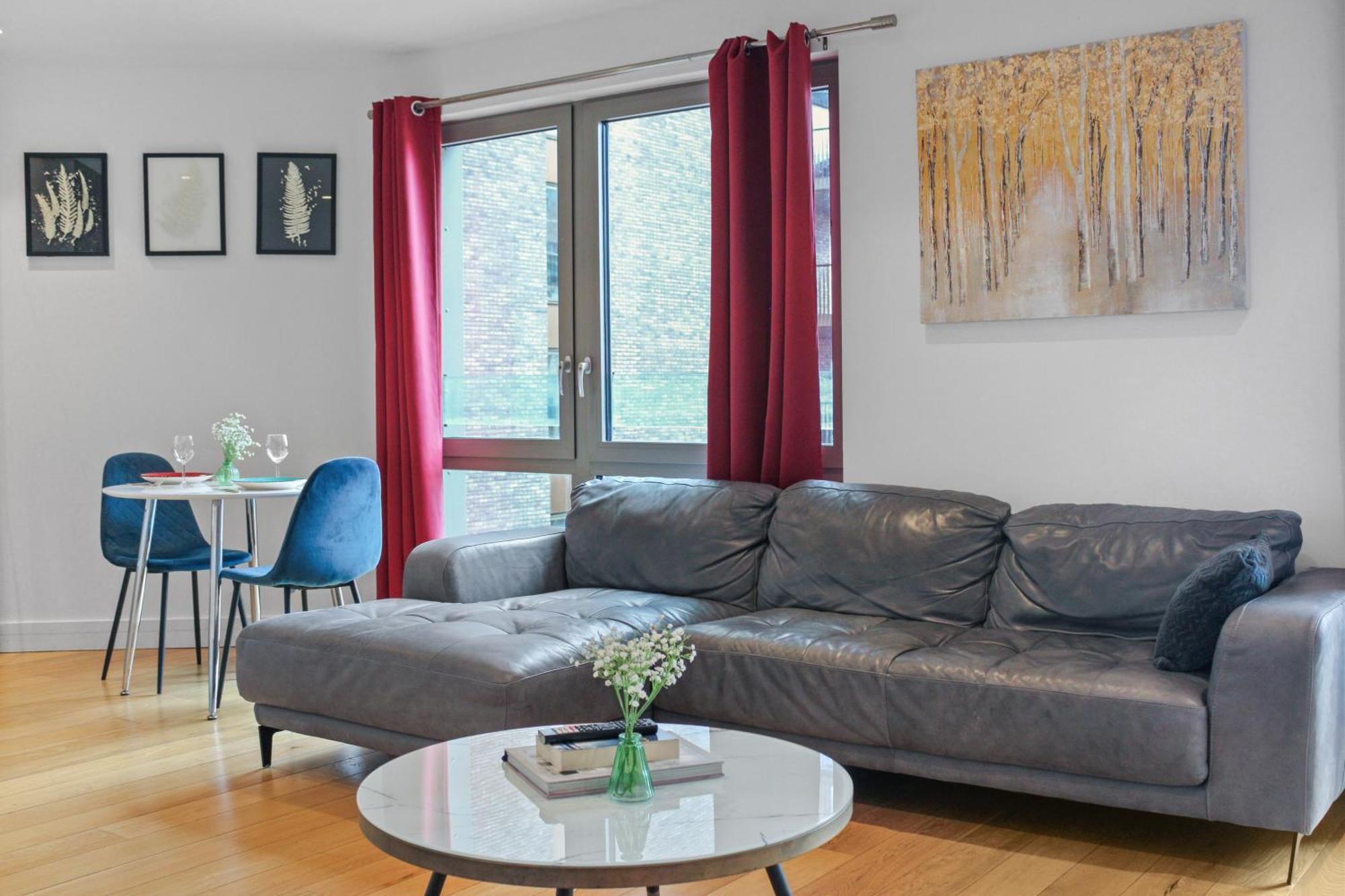 Station 5 Minutes, Balcony , 10 Minutes To O2 Arena Apartment