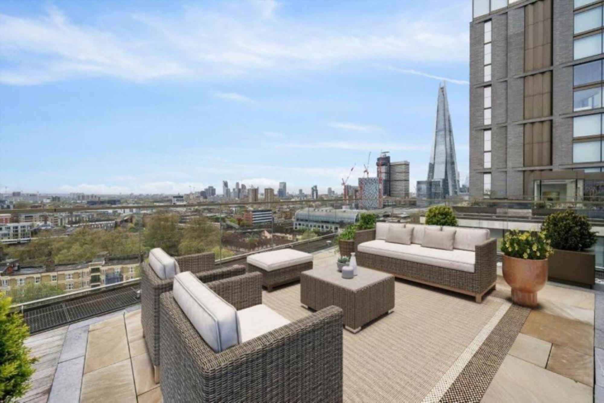 5 Million Pound Stunning Luxury Penthouse Tower Bridge Sleeps 8 Private Jacuzzi Apartment