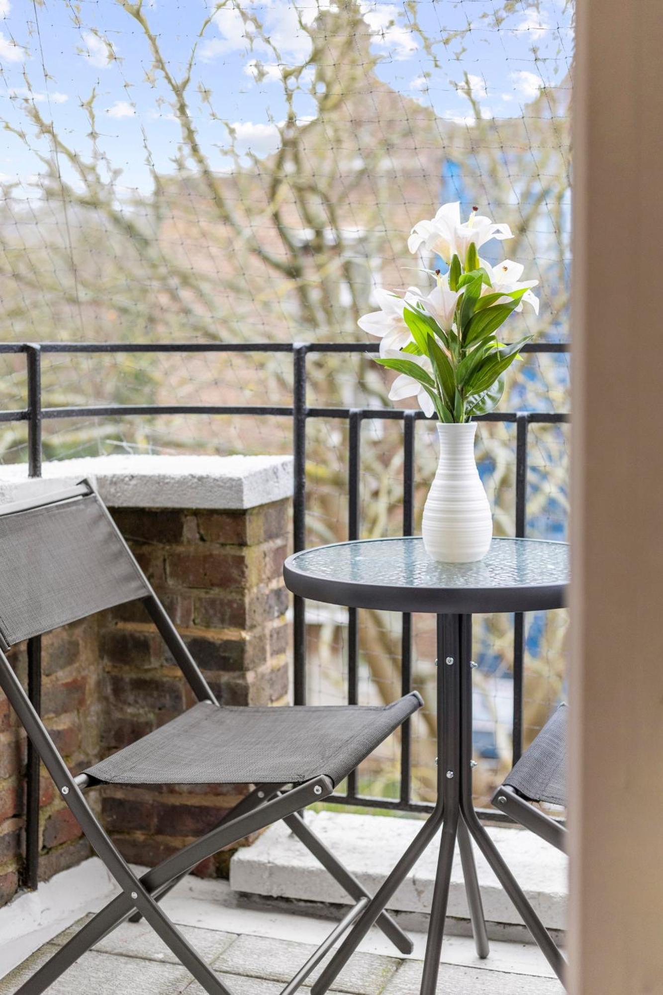 Jasmine By Yielding Bricks Apartment