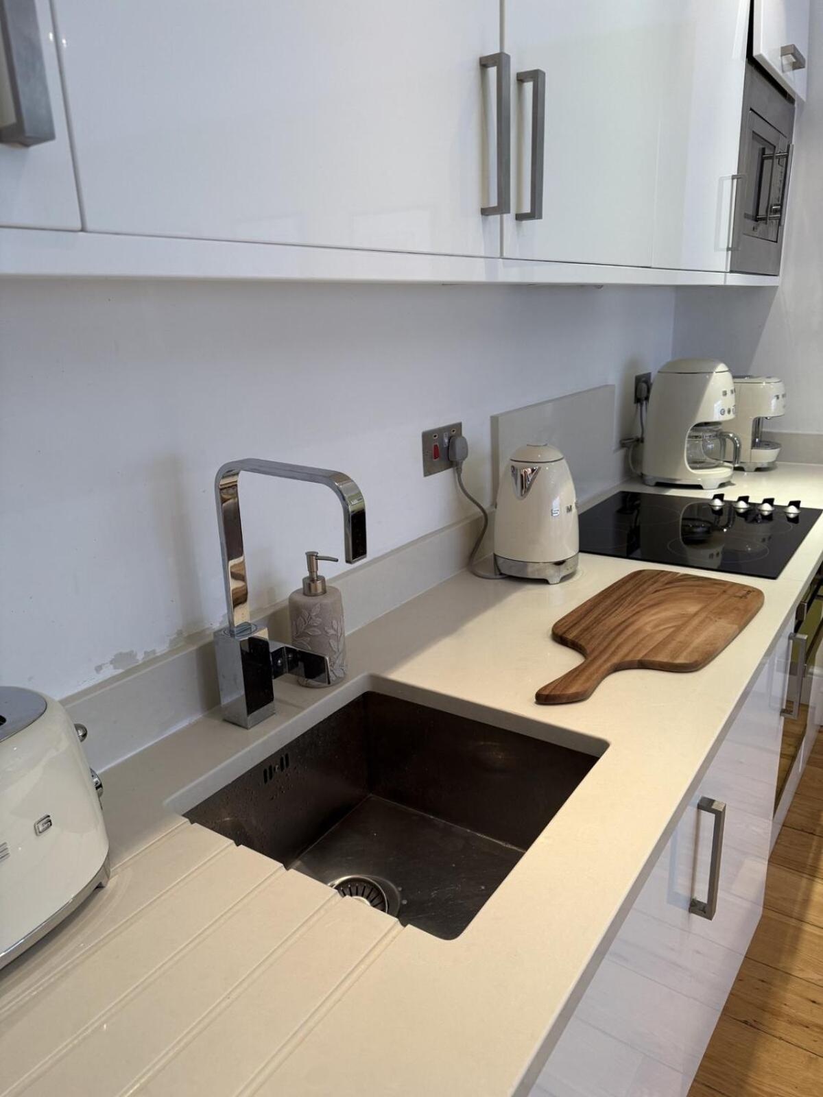 1 Bedroom With Sofa Bed Chelsea Apartment
