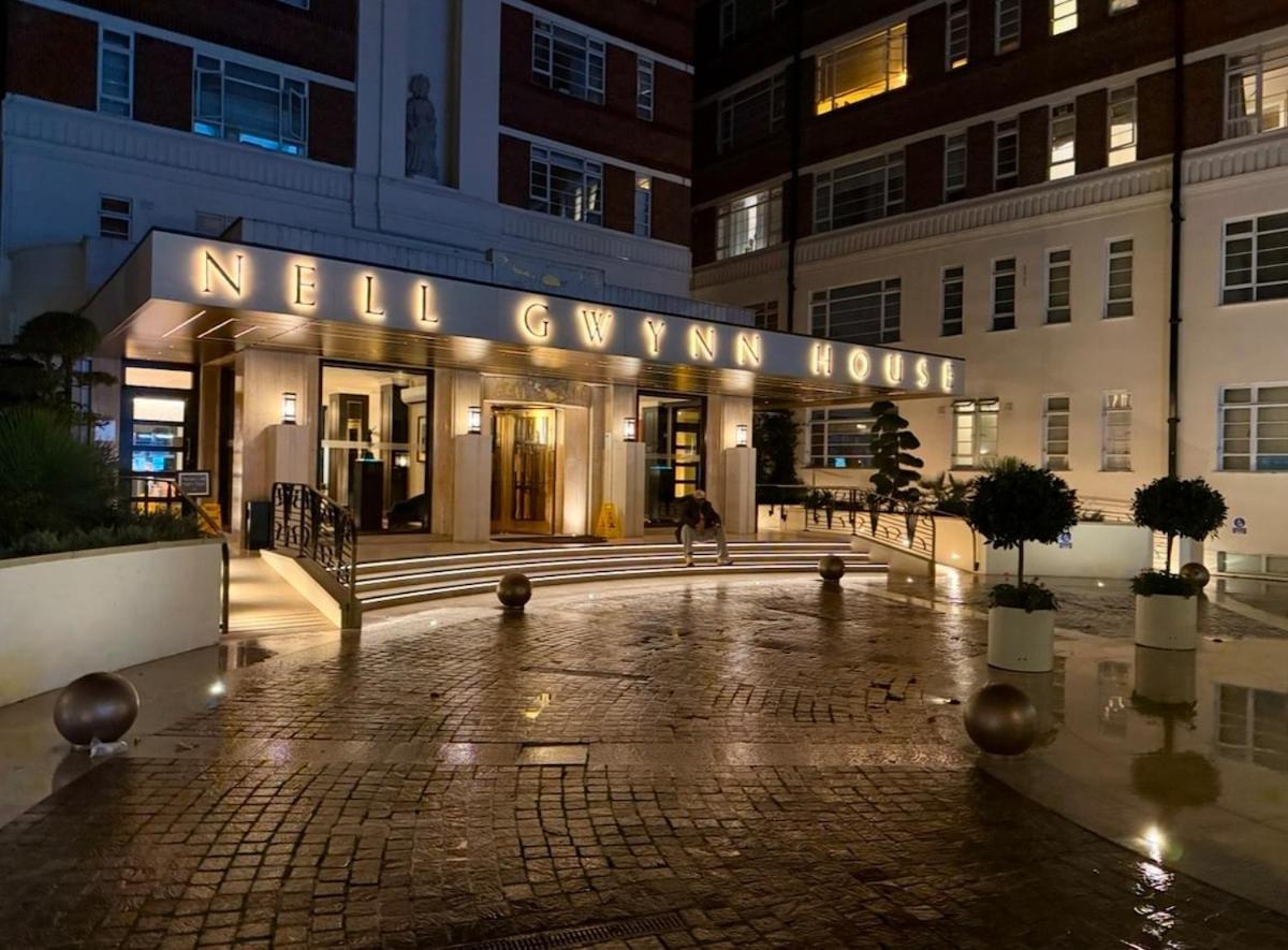 1 Bedroom With Sofa Bed Chelsea Apartment London