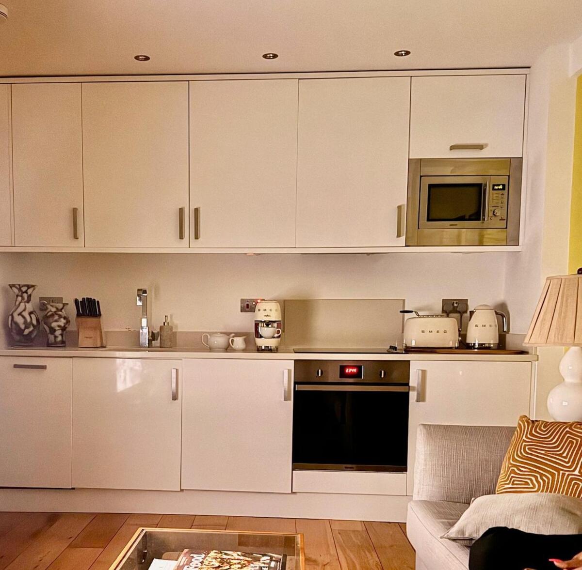1 Bedroom With Sofa Bed Chelsea London