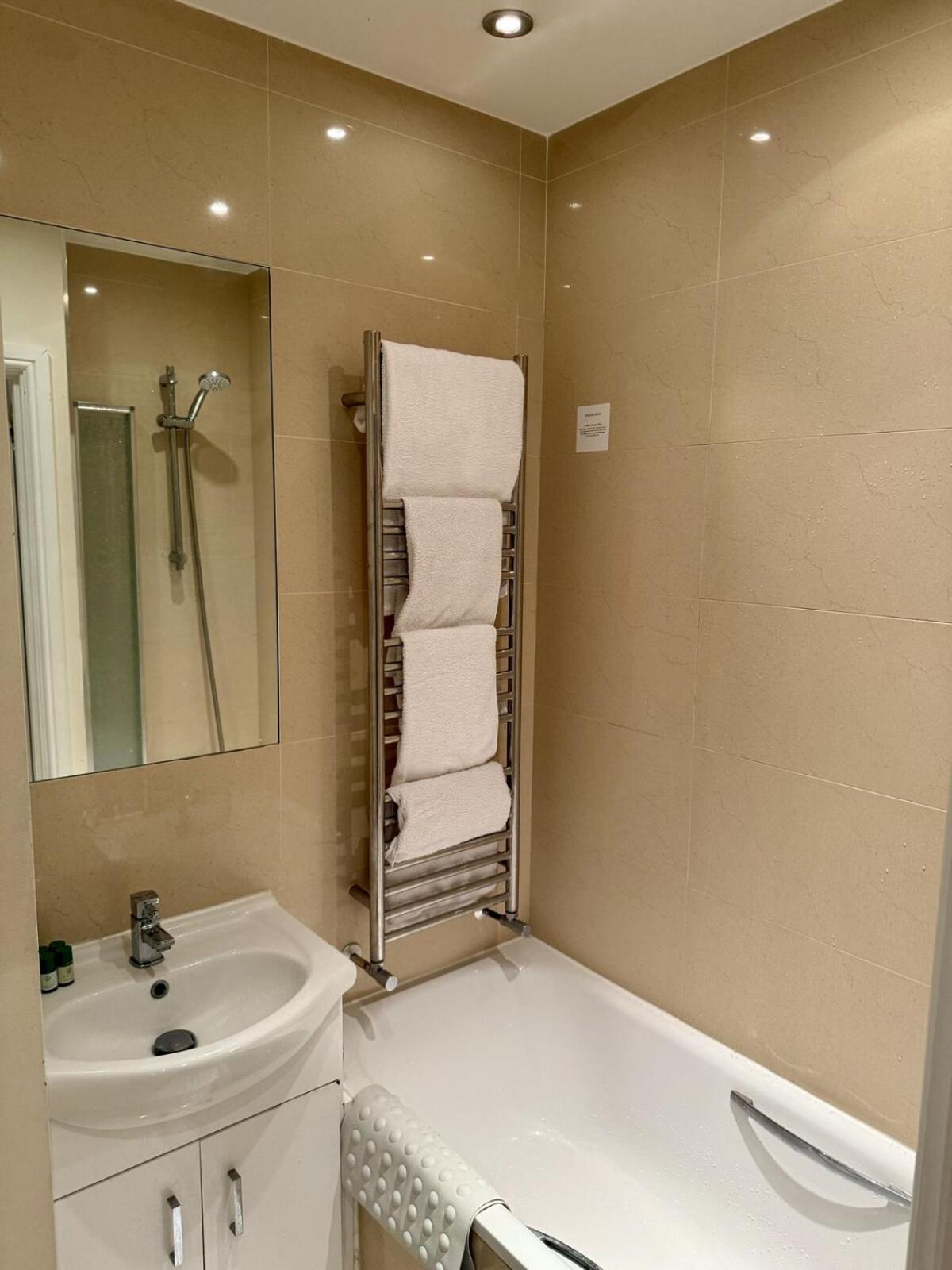 1 Bedroom With Sofa Bed Chelsea * London
