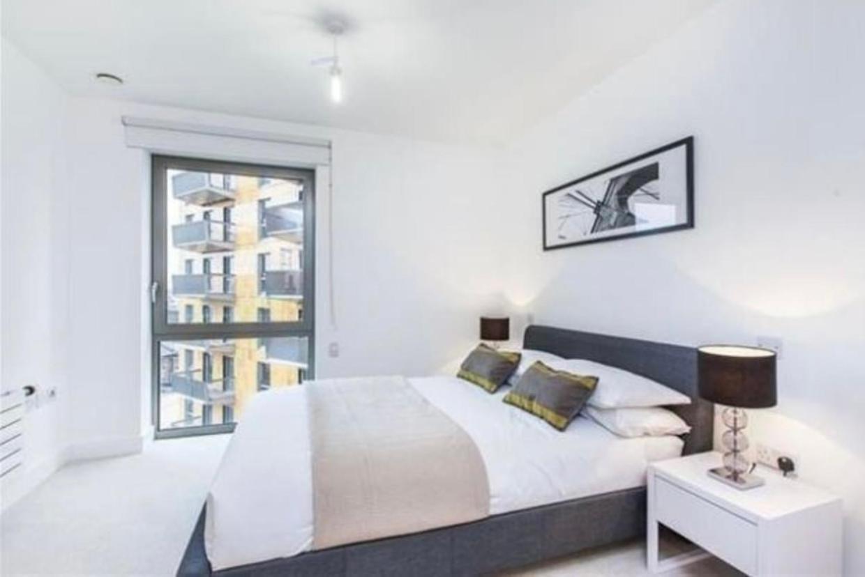 Lovely Private Bedroom In *