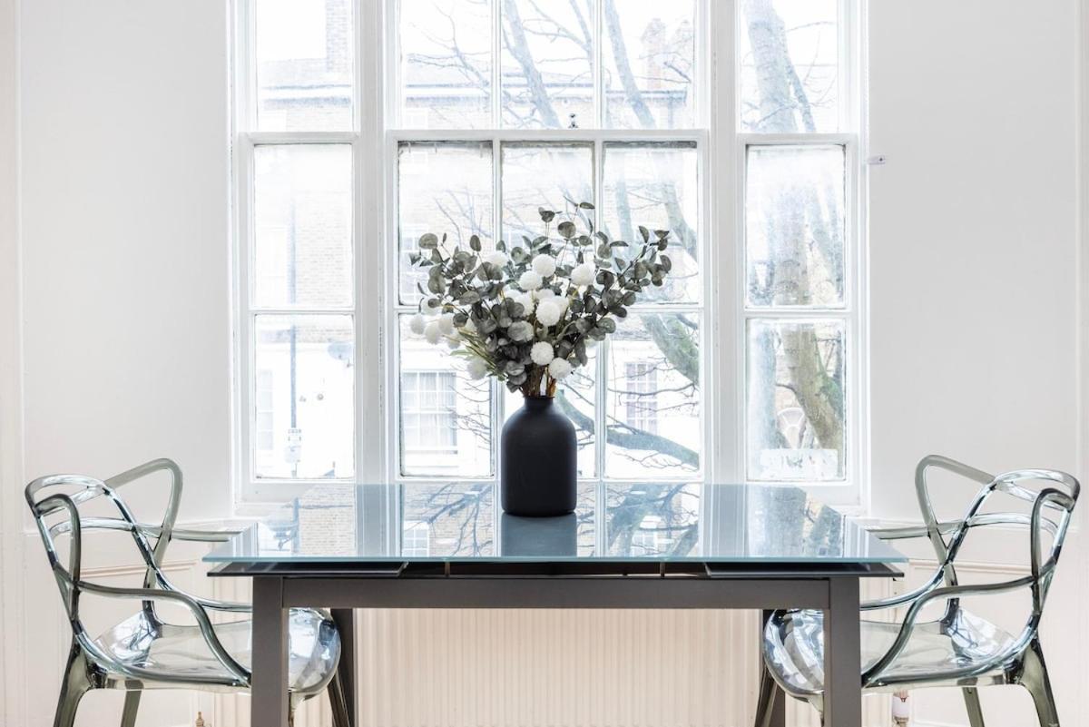 Spacious Islington Apartment