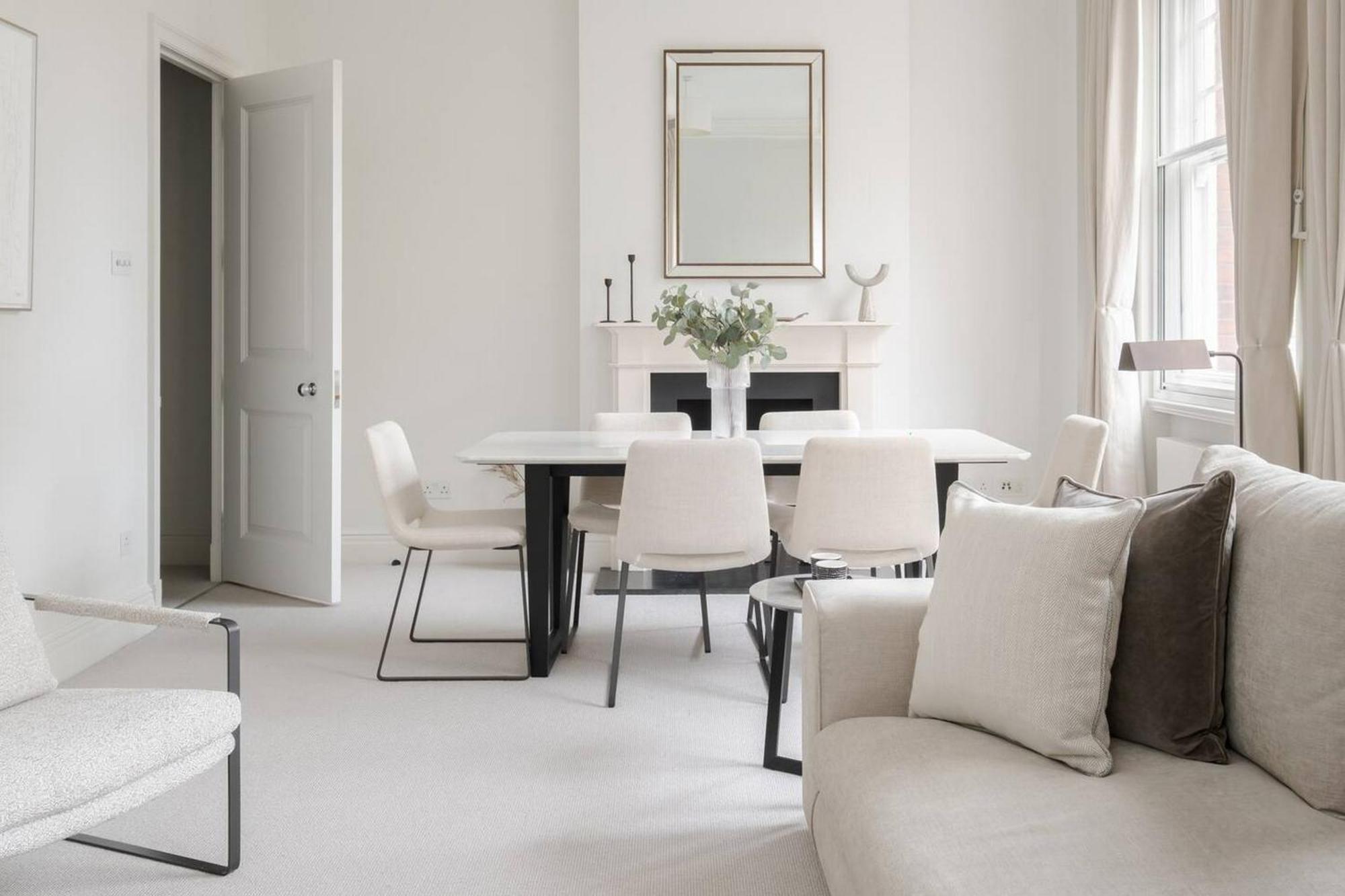 Exquisite Single-level Knightsbridge Flat Wlift London