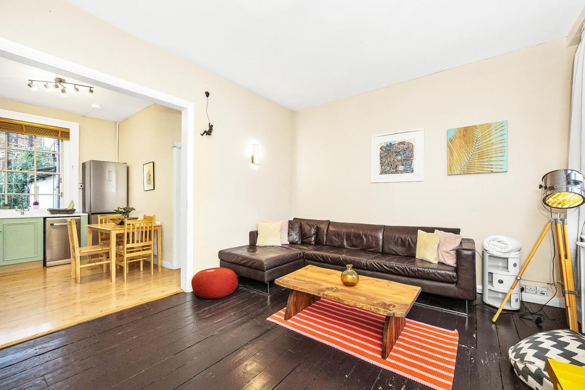Boho 3-bed With Garden In Camden Next To Tube London