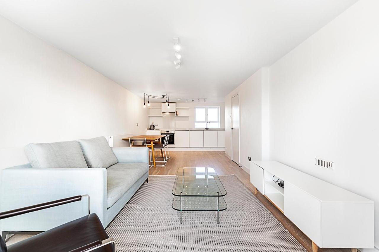 Stylish 2bedroom With Balcony Apartment London