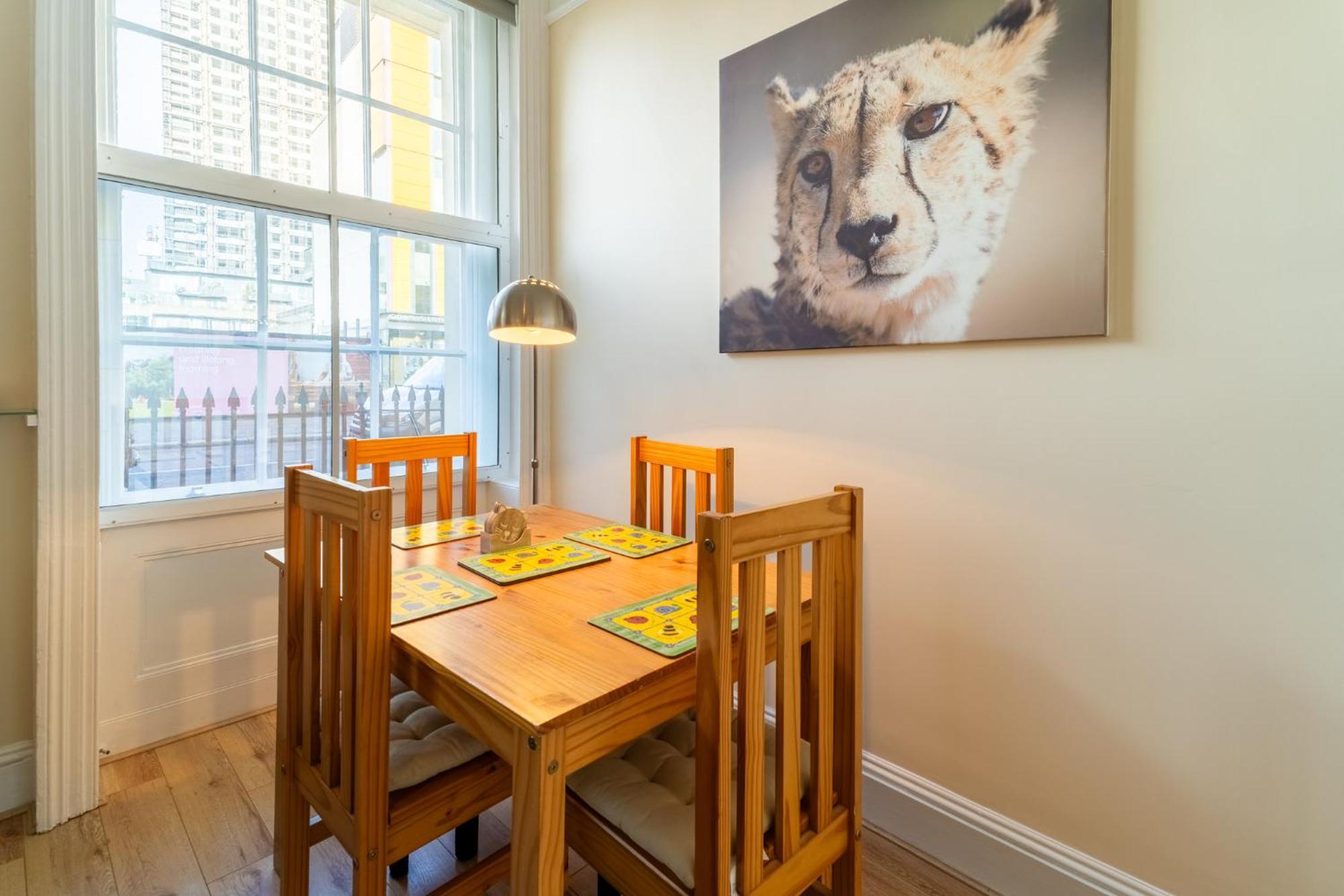 Apartment Stylish 2bed Steps From Iconic Waterloo! *