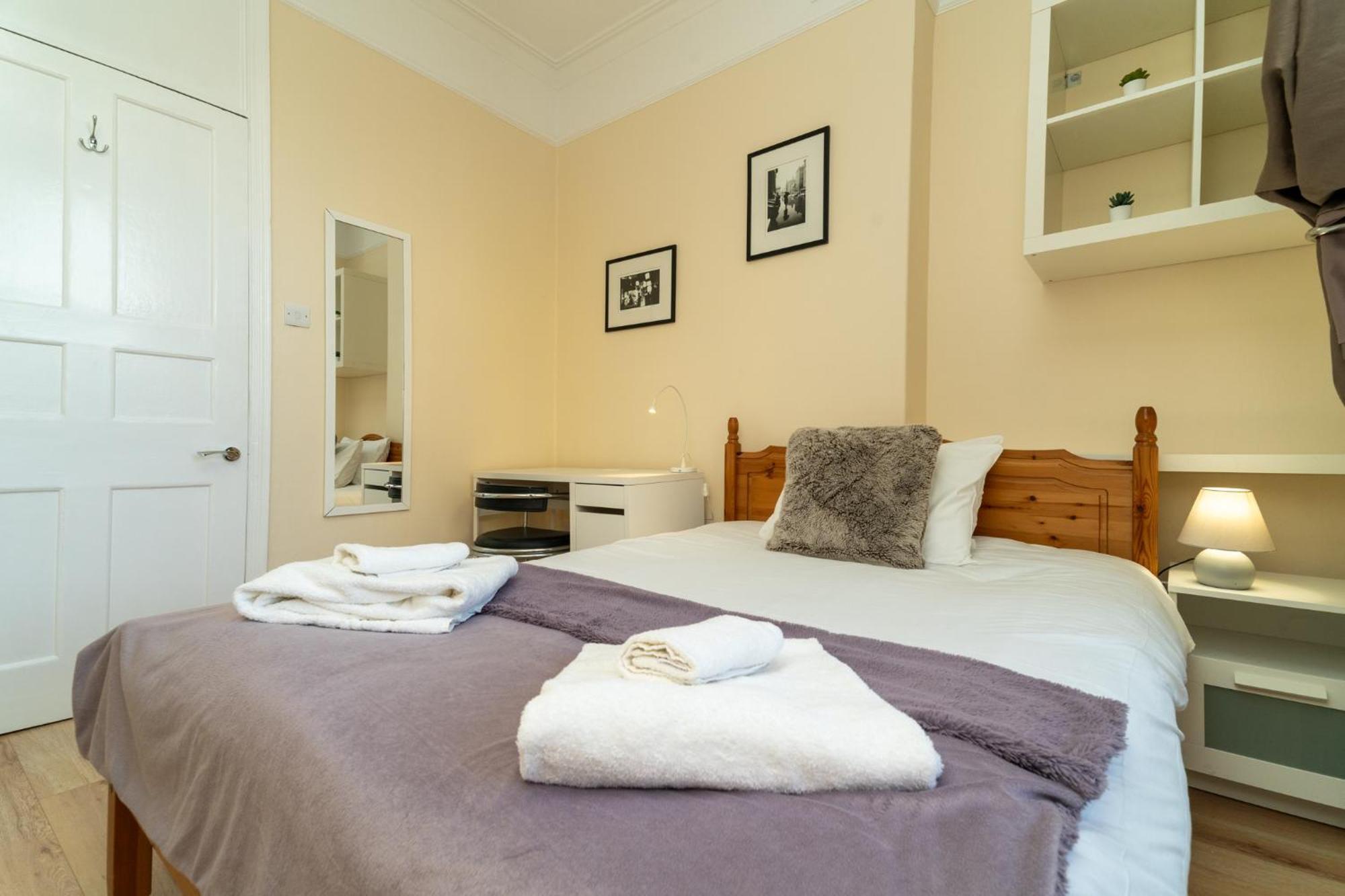 Stylish 2bed Steps From Iconic Waterloo! Apartment London