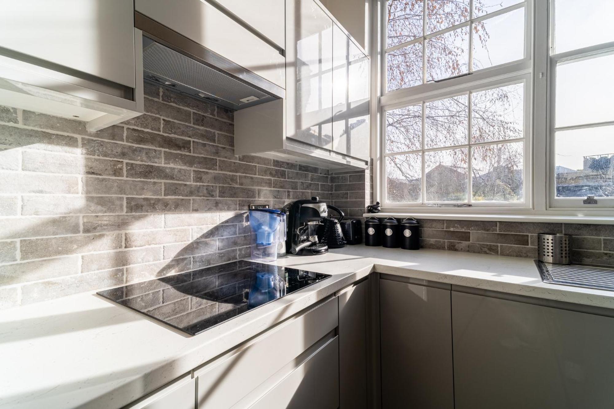 Stylish 2bed Steps From Iconic Waterloo!