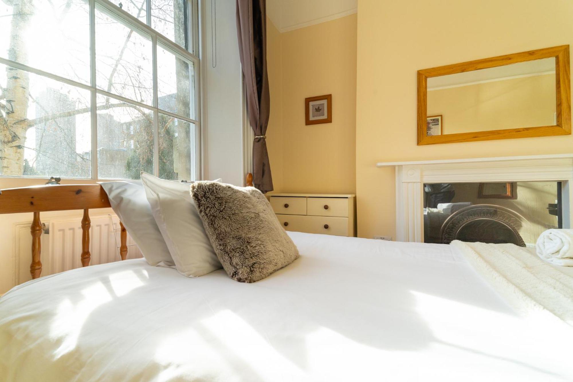 Apartment Stylish 2bed Steps From Iconic Waterloo! *