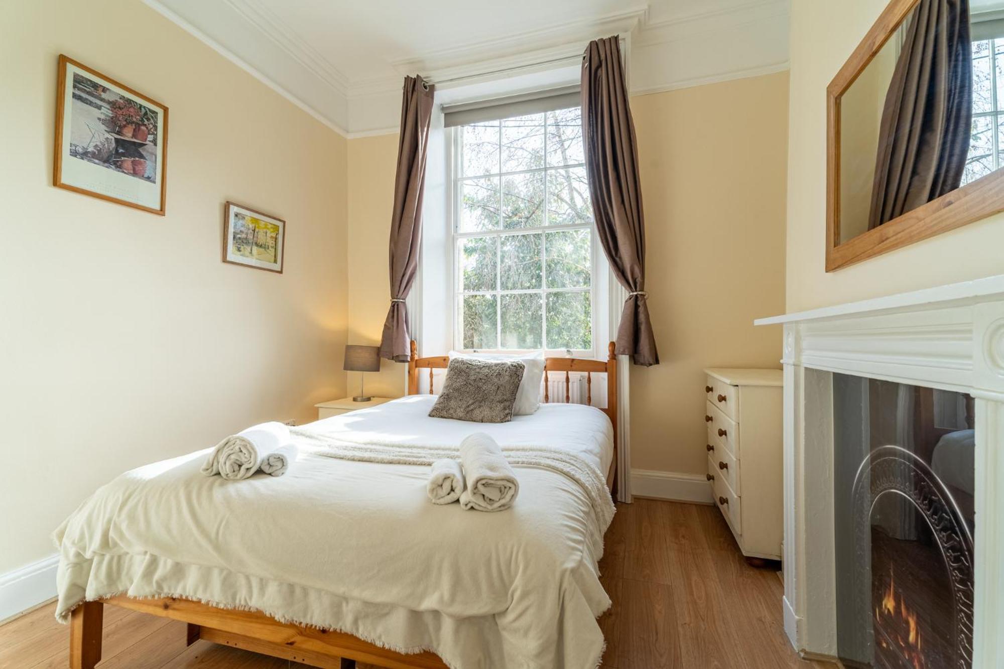 Stylish 2bed Steps From Iconic Waterloo! Apartment London