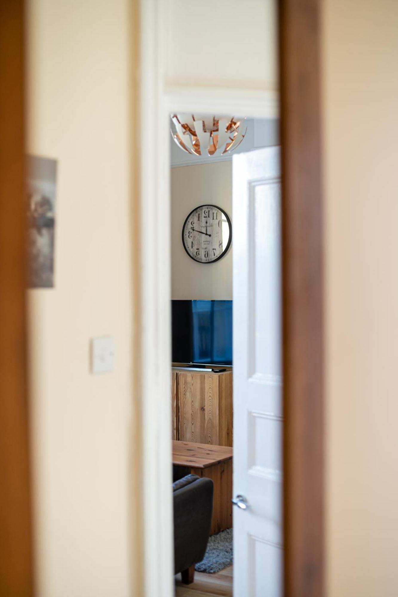 Stylish 2bed Steps From Iconic Waterloo! Apartment *