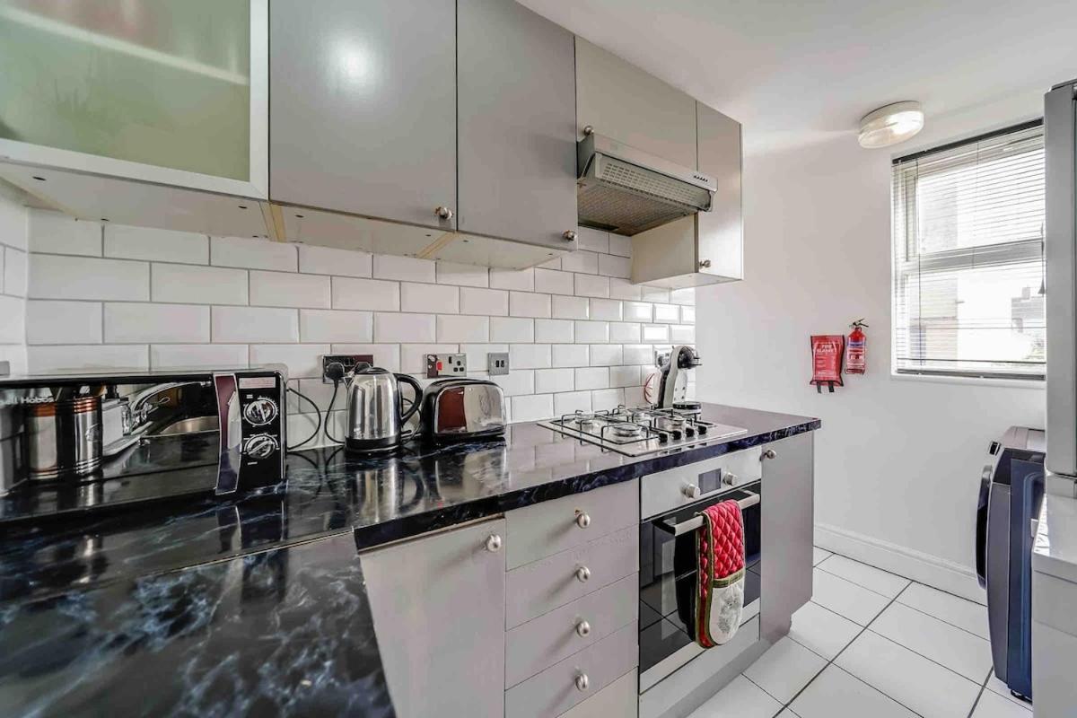 Apartment Lovely 2-bed Close To Excel And O2 Arena *